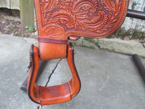 Bob's Show Saddle