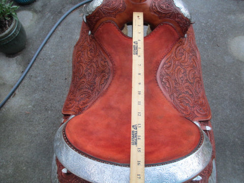 Bob's Show Saddle