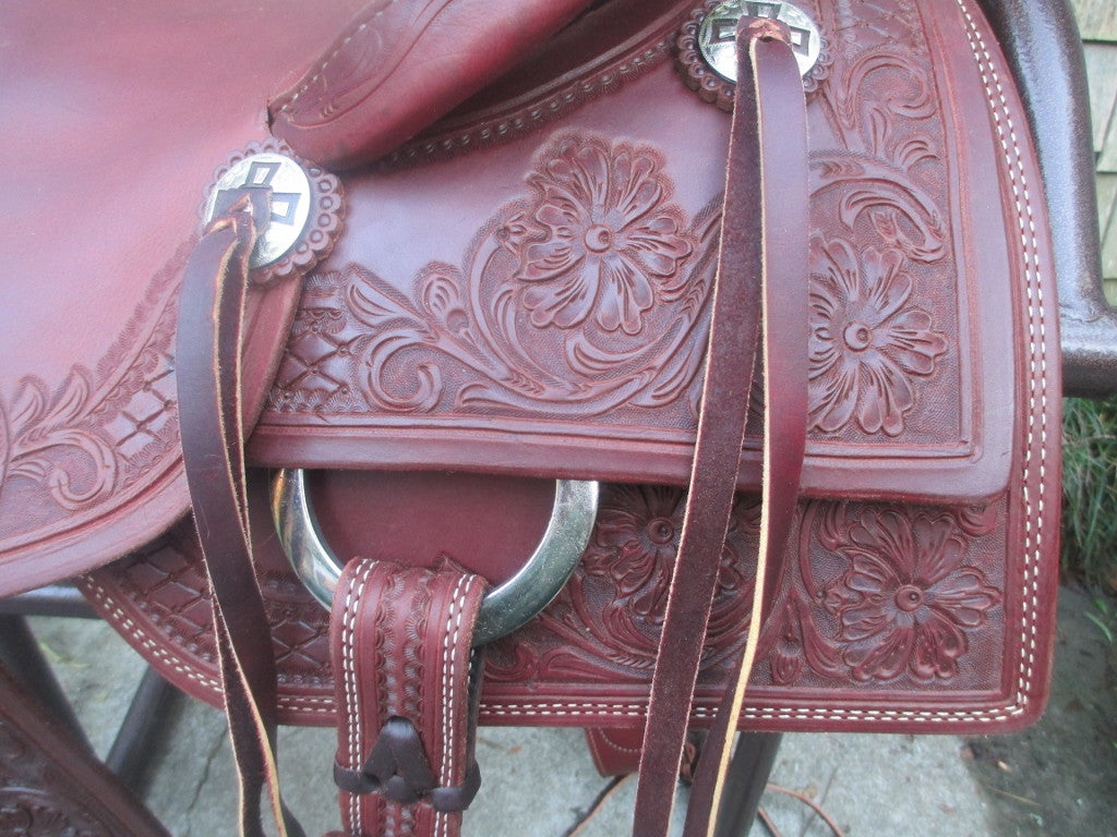 LV SADDLE CO. - This is a saddle of mine that I built and